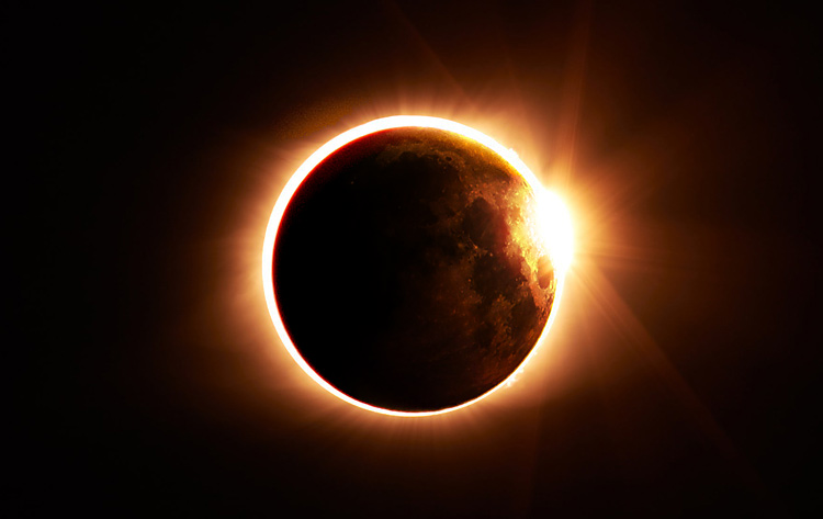 Èclipse annulaire "cercle de feu"