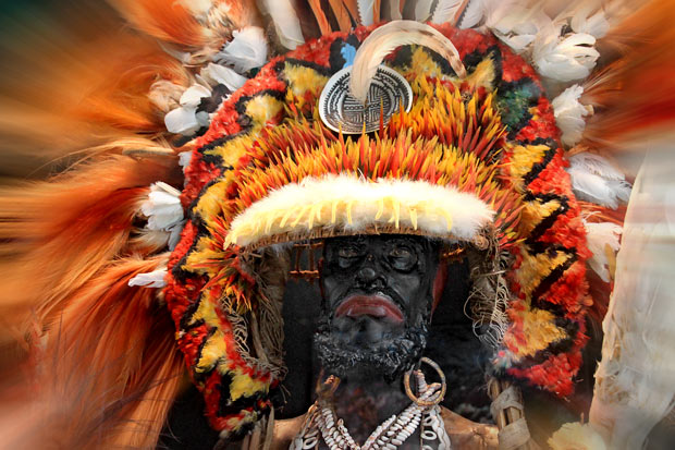 Masque Tribal à plumes